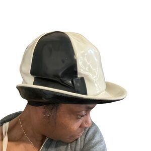 Adolfo ll Paris  New York Black and white Patterned patent leather